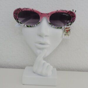 Vintage Ed Hardy Catcher Sunglasses with leather Case, wipe and booklet Ed Hardy | Accessories | Vintage Ed Hardy Catcher Sunglasses  main image 3
